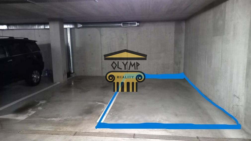 Prenájom vnútorné garážové PARKOVACIE STÁTIE v širšom centre, pri Medickej záhrade, Bratislava I, Strážnicka