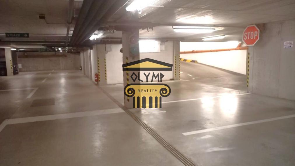 Prenájom vnútorné garážové PARKOVACIE STÁTIE v širšom centre, pri Medickej záhrade, Bratislava I, Strážnicka