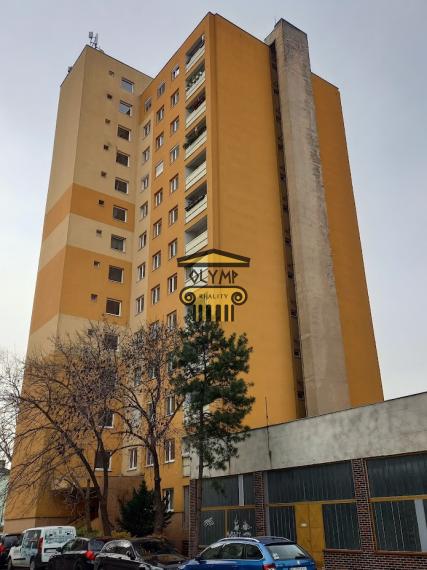 OLYMP – Predaj 3-izbového bytu s loggiou v zateplenom dome na Budyšínskej ulici