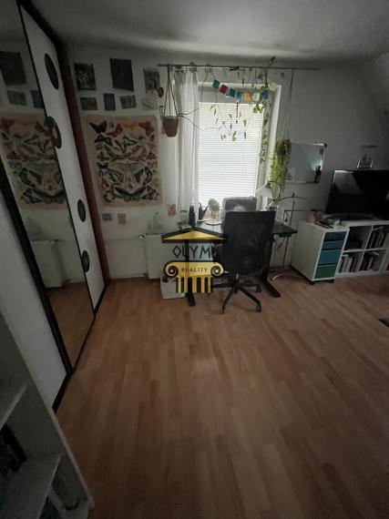 EXKLUZÍVNE na predaj – čarovný 5-izbový RD s vôňou borovicového lesa na veľmi dobrej adrese v Lozorne, pozemok 552 m2