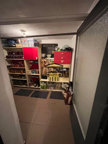 EXKLUZÍVNE na predaj – čarovný 5-izbový RD s vôňou borovicového lesa na veľmi dobrej adrese v Lozorne, pozemok 552 m2