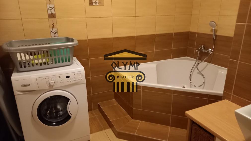 Atypický, priestranný 74 m2, 1-izbový byt s balkónom predelený na dennú a nočnú časť v novostavbe na Kresánkovej