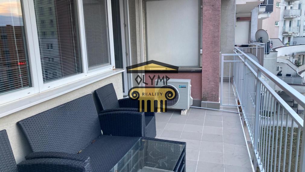 Atypický, priestranný 74 m2, 1-izbový byt s balkónom predelený na dennú a nočnú časť v novostavbe na Kresánkovej