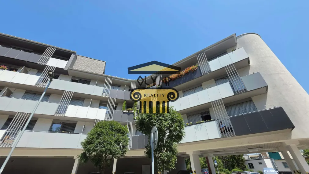 Exkluzívne bývanie pre NÁROČNÝCH - prenájom zariadený APARTMÁN s loggiou a parkovacím miestom v projekte BOOMERANG, Hudecova ul. v Karlovej Vsi