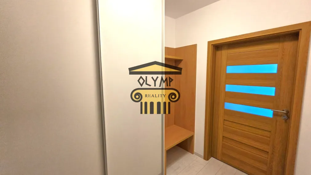 Exkluzívne bývanie pre NÁROČNÝCH - prenájom zariadený APARTMÁN s loggiou a parkovacím miestom v projekte BOOMERANG, Hudecova ul. v Karlovej Vsi
