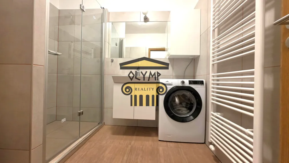 Exkluzívne bývanie pre NÁROČNÝCH - prenájom zariadený APARTMÁN s loggiou a parkovacím miestom v projekte BOOMERANG, Hudecova ul. v Karlovej Vsi