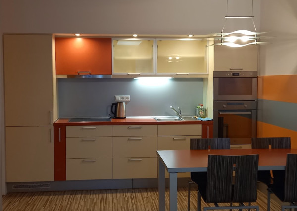 OLYMP – Veľký tehlový 2-izb. byt s balkónom a s predelenou izbou na dve časti v novostavbe na Kresánkovej ul.