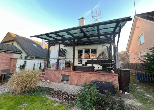 EXKLUZÍVNE na predaj – čarovný 5-izbový RD s vôňou borovicového lesa na veľmi dobrej adrese v Lozorne, pozemok 552 m2